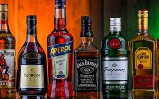 liquor中文翻译,liquor发音,liquor用法及例句,liquor是什么意思